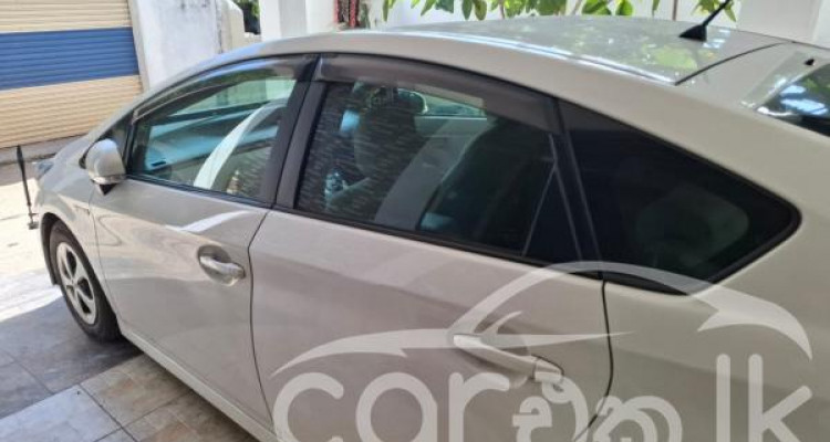 TOYOTA PRIUS 2012