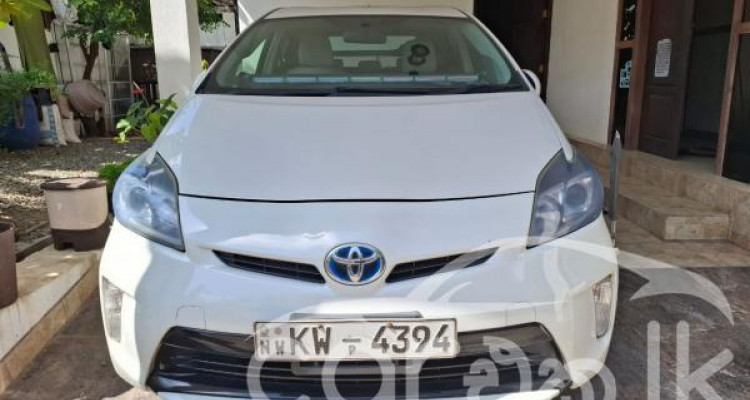 TOYOTA PRIUS 2012