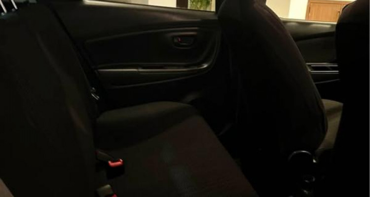 TOYOTA VITZ 2017