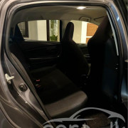 TOYOTA VITZ 2017