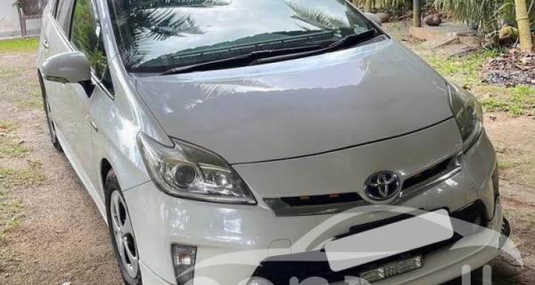 TOYOTA PRIUS 2013