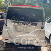 TOYOTA ROOMY 2023