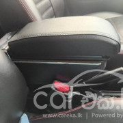 TOYOTA VITZ 2017