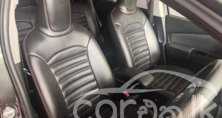 TOYOTA VITZ 2017