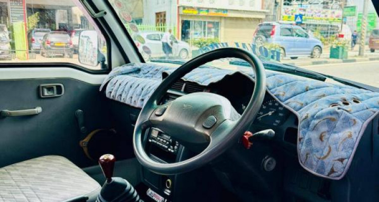 DAIHATSU HIJET 2002