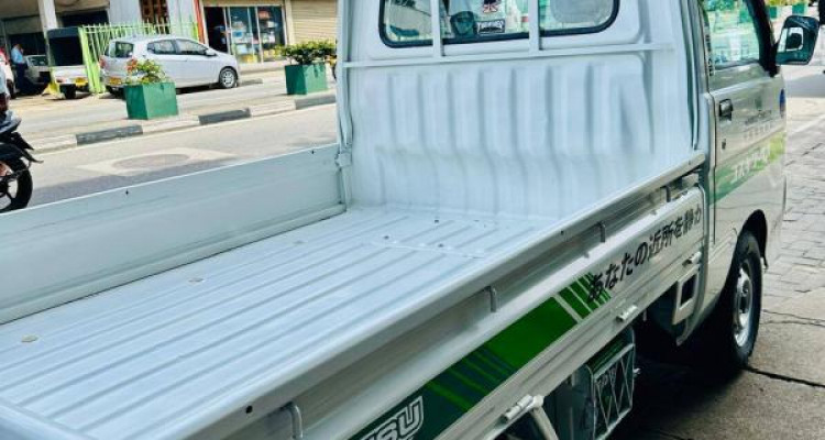 DAIHATSU HIJET 2002