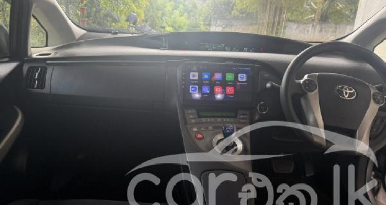 TOYOTA PRIUS 2012