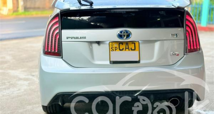 TOYOTA PRIUS 2012