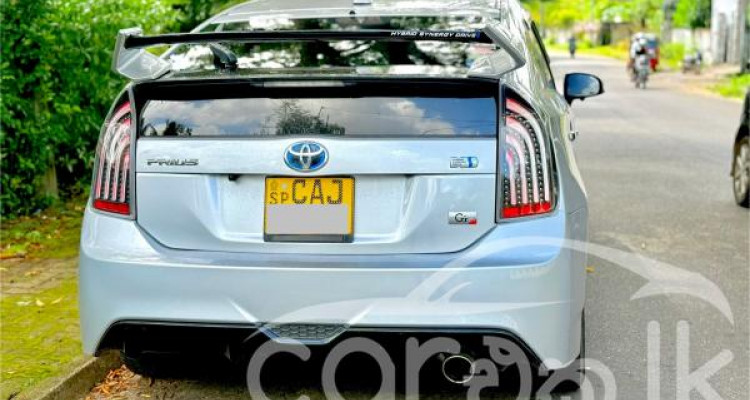 TOYOTA PRIUS 2012