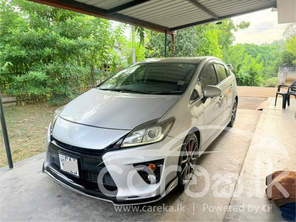 TOYOTA PRIUS 2012