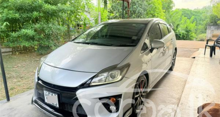 TOYOTA PRIUS 2012