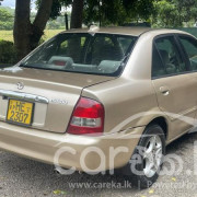 MAZDA 323 2000