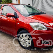 TOYOTA YARIS 2012