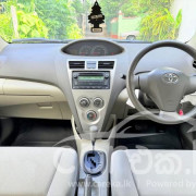 TOYOTA YARIS 2012