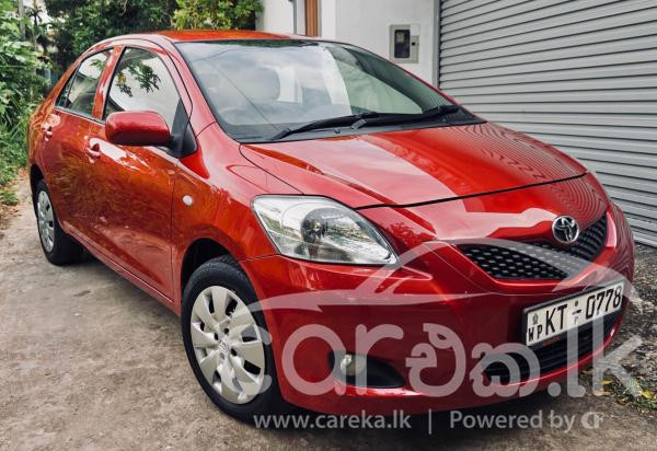 TOYOTA YARIS 2012