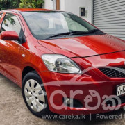 TOYOTA YARIS 2012