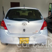 TOYOTA VITZ 2010