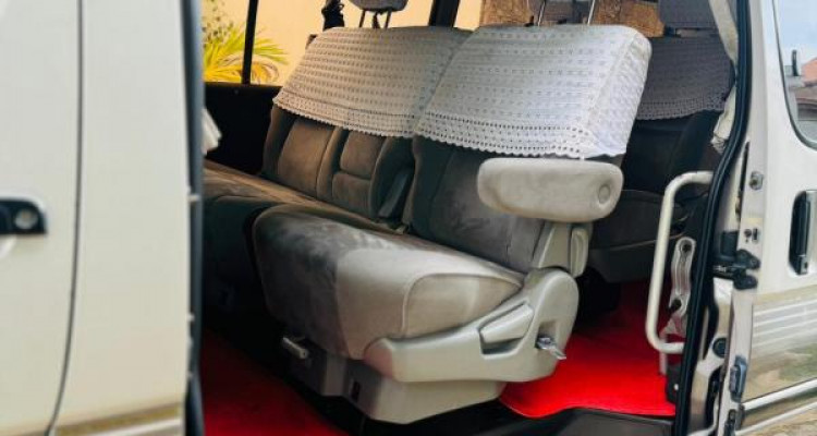 TOYOTA GRAND CABIN 2000