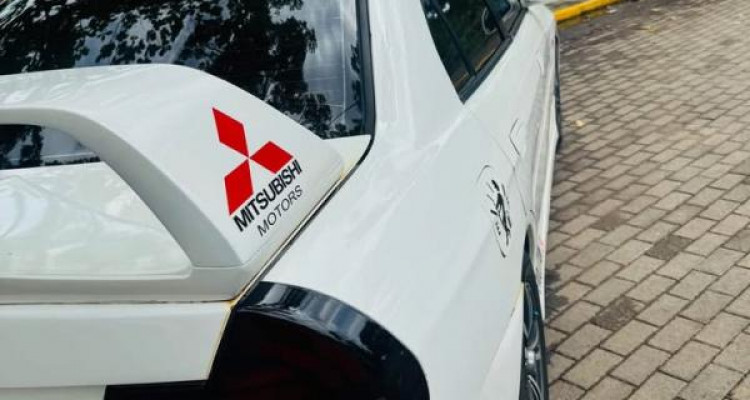 MITSUBISHI LANCER CK2 1999