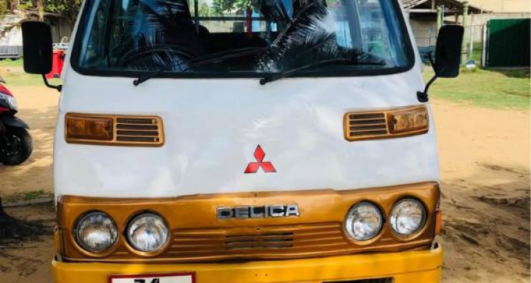 MITSUBISHI DELICA 1984