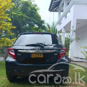 TOYOTA VITZ 2015