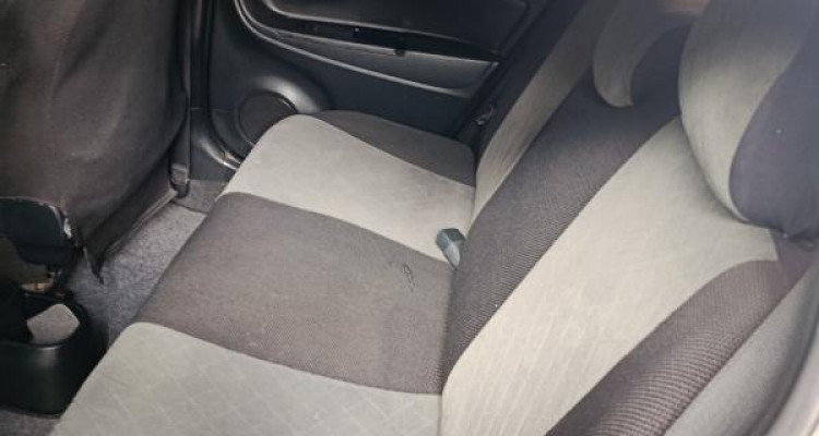 TOYOTA VITZ 2015
