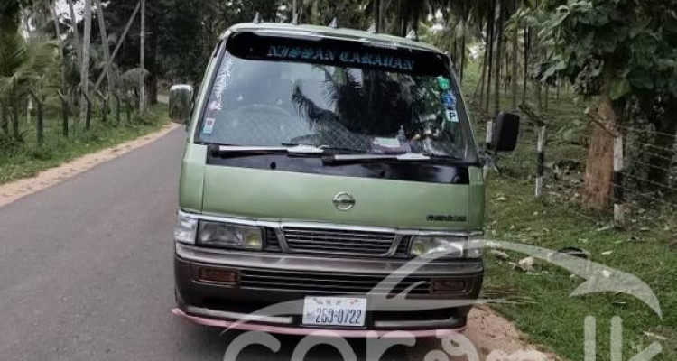 NISSAN CARAVAN 1993