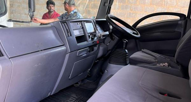 ISUZU ELF FREEZER 2014