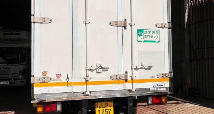 ISUZU ELF FREEZER 2014