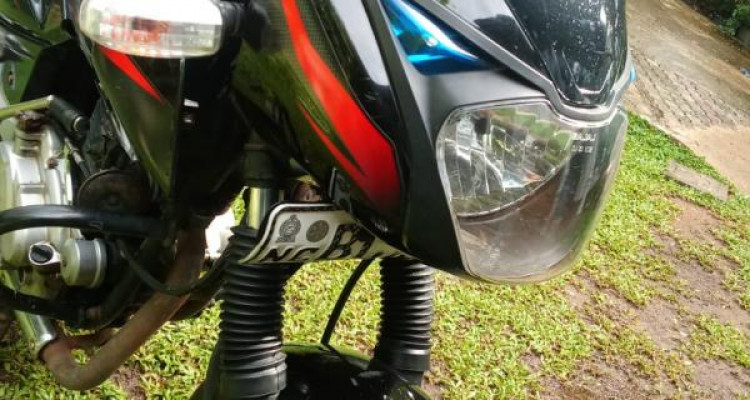 BAJAJ PULSAR 150 2015