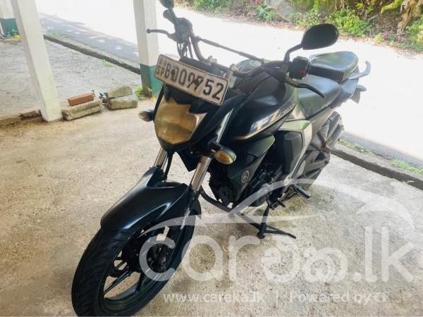 YAMAHA FZ V2 2015