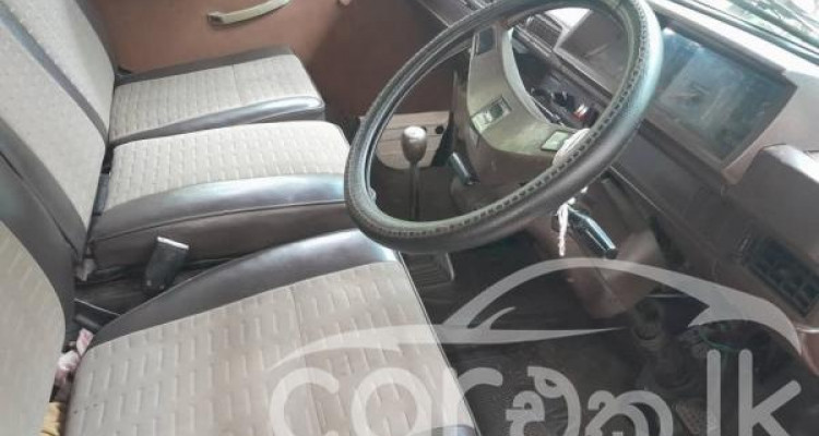 MITSUBISHI DELICA 1981