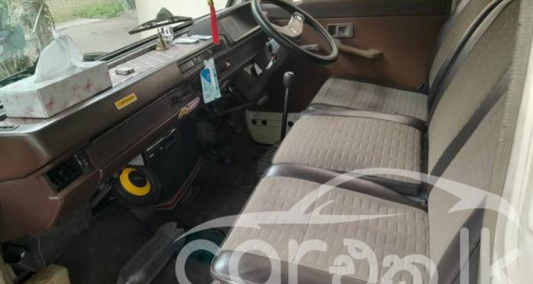 MITSUBISHI DELICA 1981