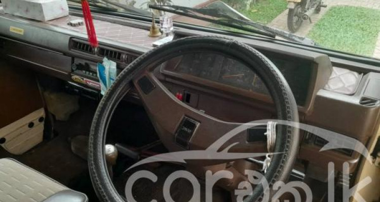 MITSUBISHI DELICA 1981