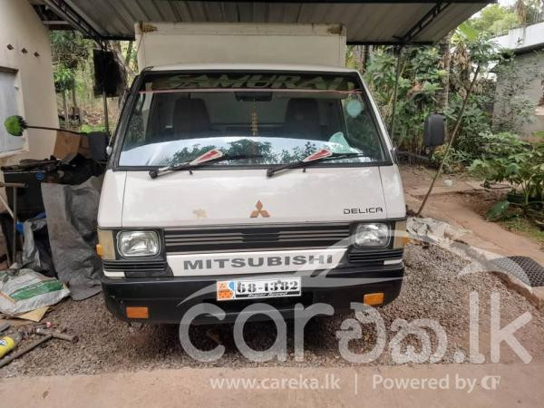 MITSUBISHI DELICA 1981