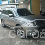 MITSUBISHI OUTLANDER 2013