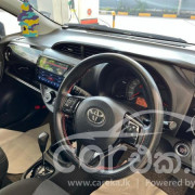 TOYOTA VITZ 2019