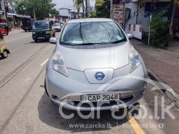 NISSAN LEAF ZE0 2012