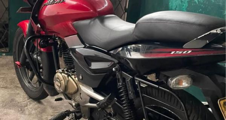 BAJAJ PULSAR 150 2013