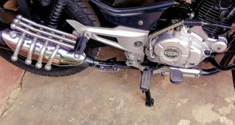 BAJAJ PULSAR 150 2016