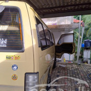 NISSAN CARAVAN 1994