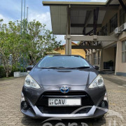 TOYOTA AQUA 2015