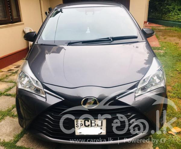 TOYOTA VITZ 2017