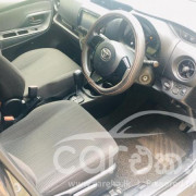 TOYOTA VITZ 2017