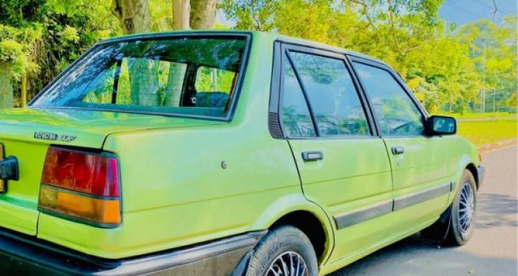 TOYOTA COROLLA AE81 1985