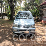 TOYOTA NOAH KR42 2000