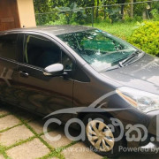 TOYOTA VITZ 2017