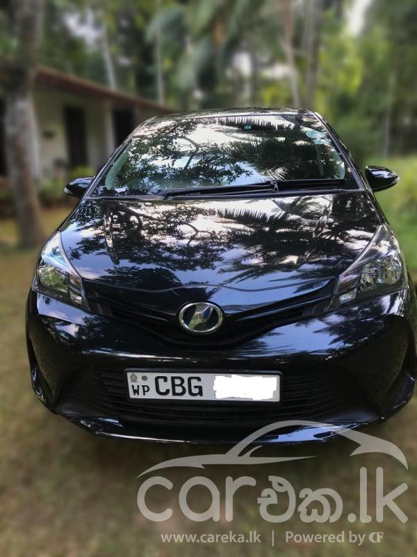 TOYOTA VITZ 2016