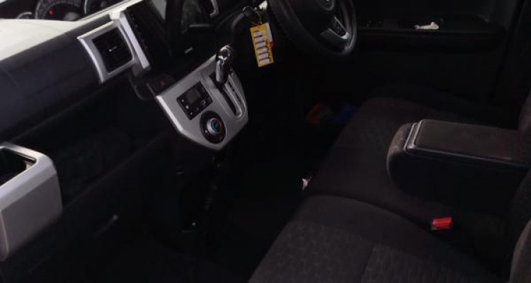 DAIHATSU WAKE 2015