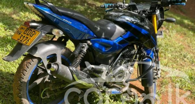 BAJAJ PULSAR 150 2015